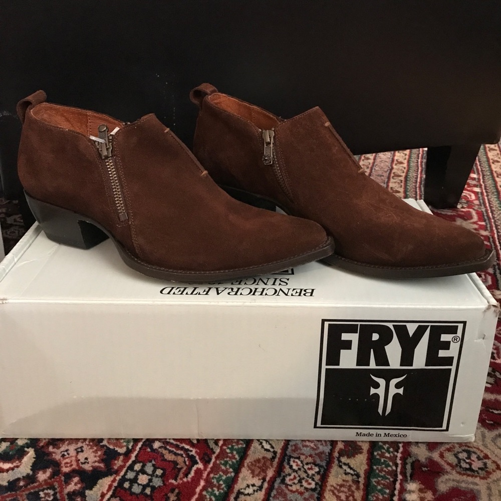 Frye Sacha Moto Shootie.NWT size 9